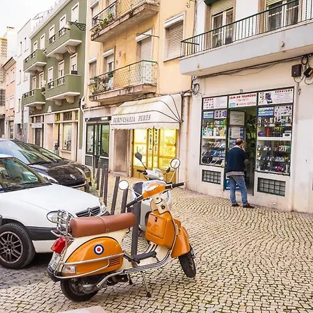 Pastel - Charming In Authentic Lissabon